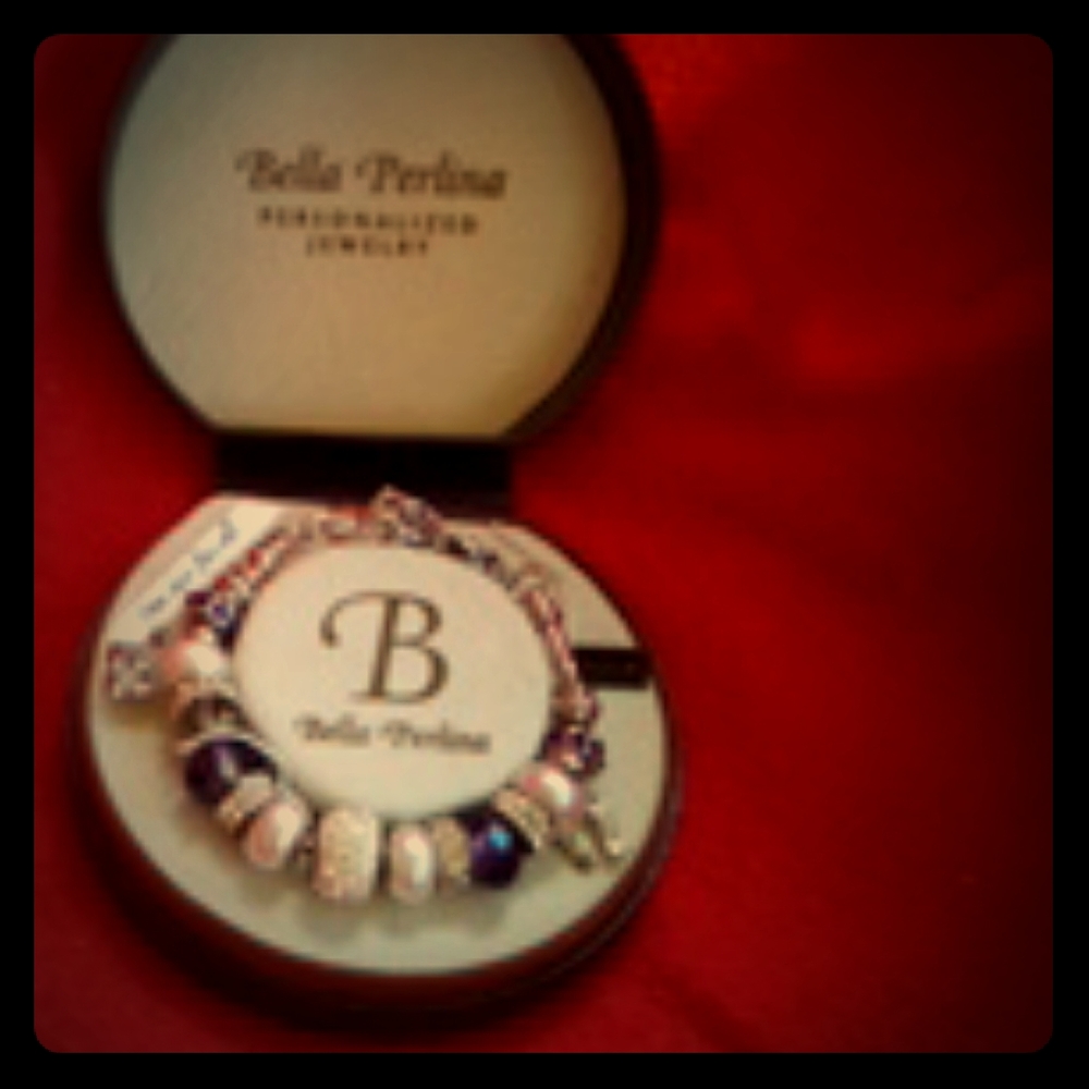Bracelet w/ lucky crystal charms (horseshoe, dice